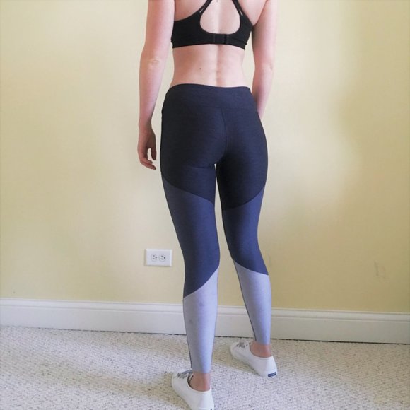 Gray Block Patterned Triangle Pattern Leggings - Picture 3 of 5